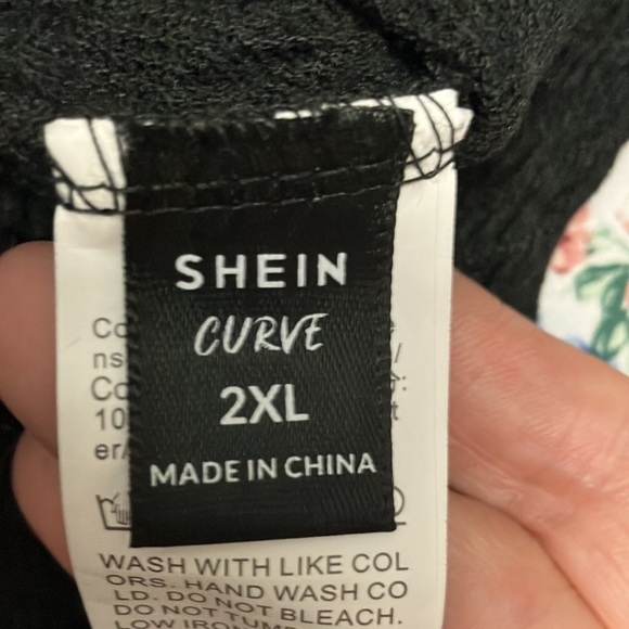 ⭐️ 5/$20 ⭐️ Shein Top - Picture 4 of 6